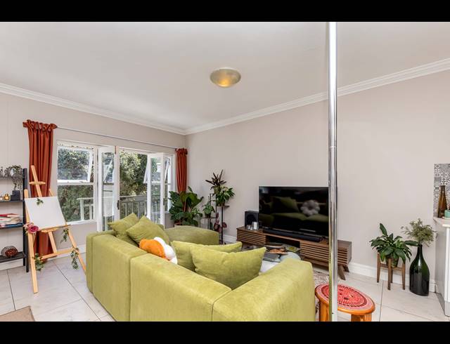 0.5 BEDROOM APARTMENT FOR SALE IN ORANJEZICHT